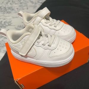 Used a handful of times, my son was a late walker. Great condition!!